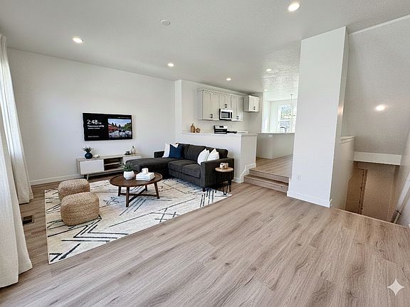 3rd image of 1654 N 1600 W