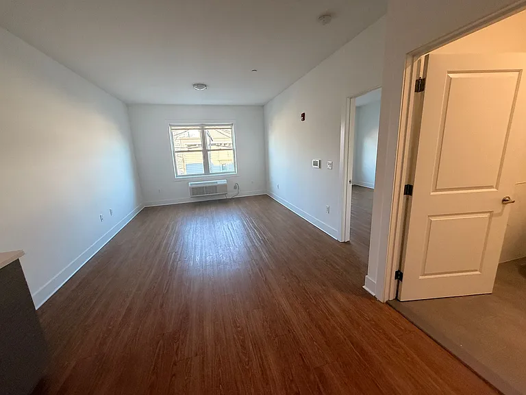 421 Bergen Ave #311E — Photo 5