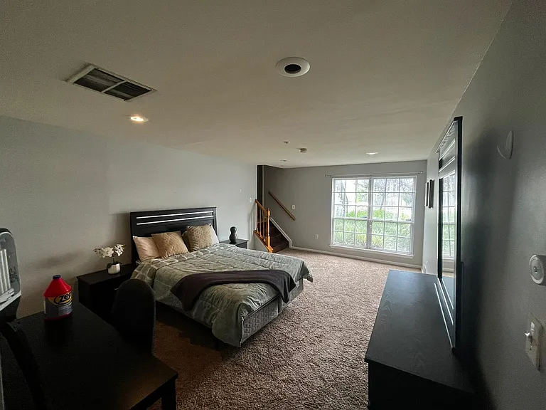 67 Vaughan Dr #1 — Photo 1