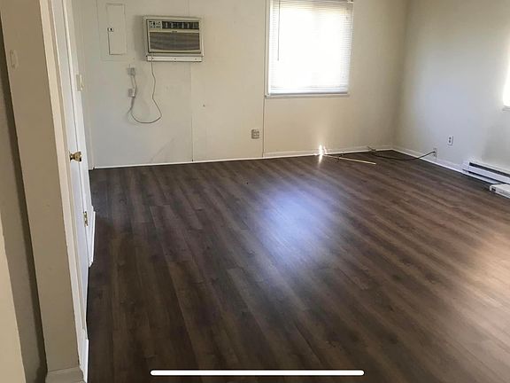 3rd image of 134 E Columbia St #134