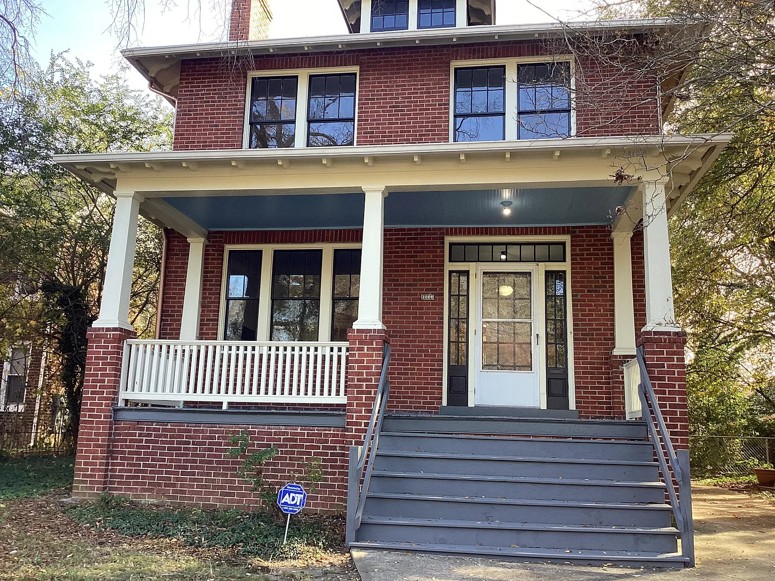 4 bed, 2550 sqft, $2,550 — Photo 1