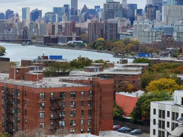 25-40 Shore Boulevard image 12 of 24