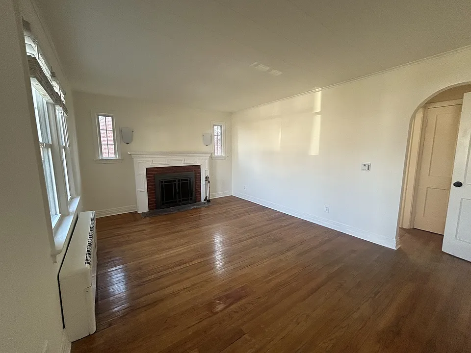 25 Putnam Ave