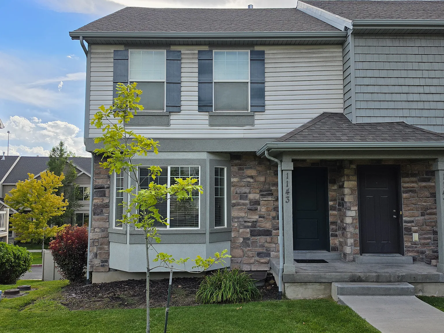 3 bed, 1720 sqft, $2,100 — Photo 1