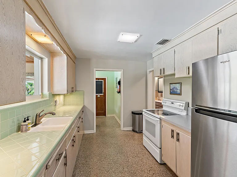 440 Jupiter Ln — Photo 12