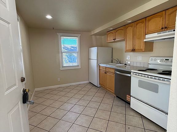 2nd image of 913 52nd St SE #B