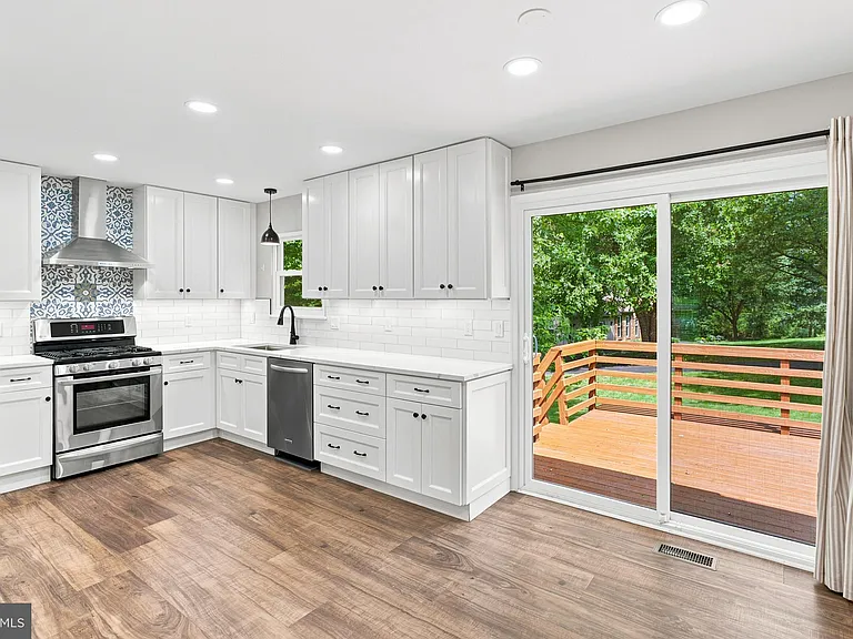 11414 Bronzedale Dr — Photo 10