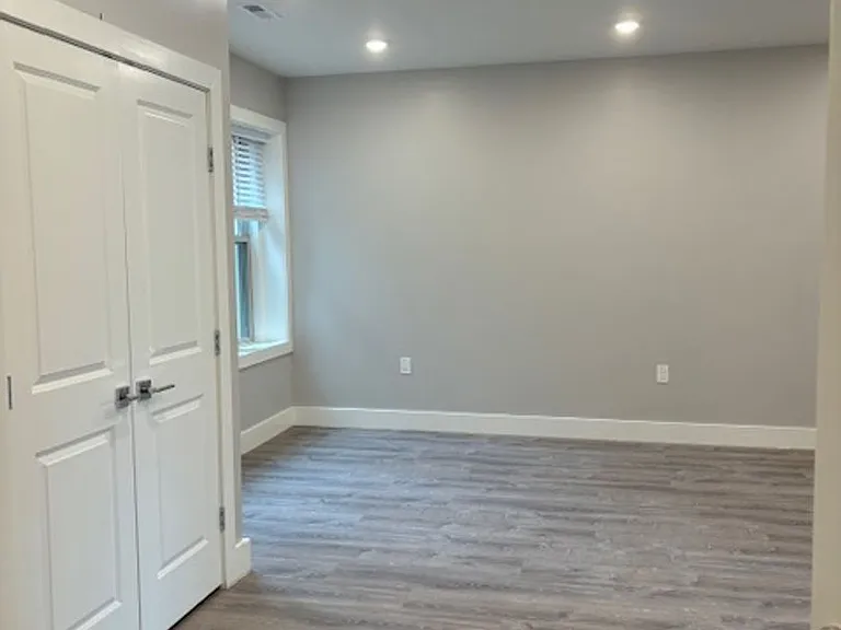 1825 Vernon St NW — Photo 2