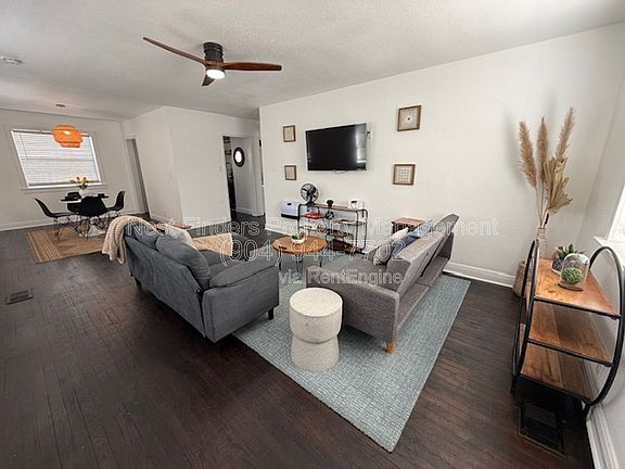 3rd image of 2813 College St