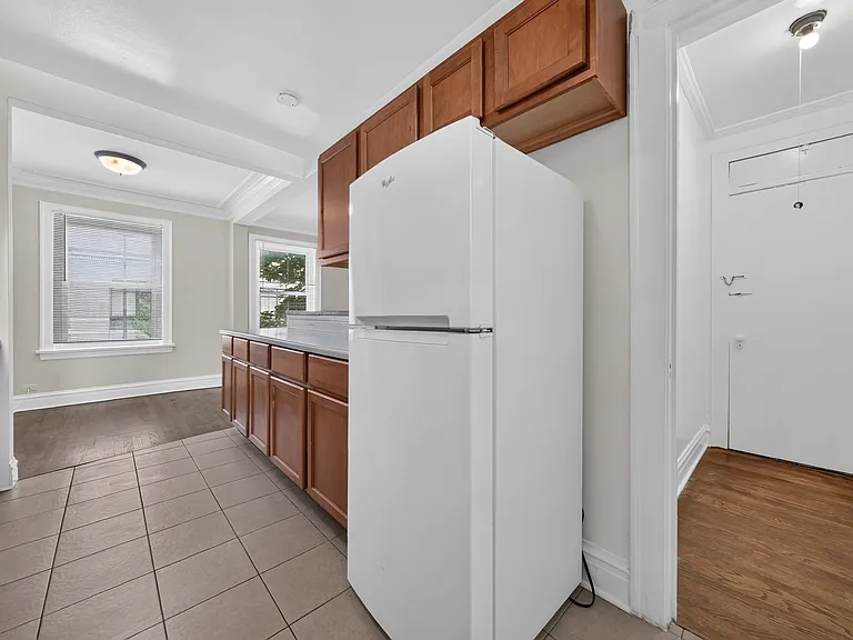918 Greenbay Rd #2L — Photo 3