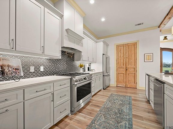 4th image of 21059 Oak Alley Dr