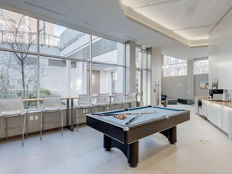 500 Park Avenue — Photo 16