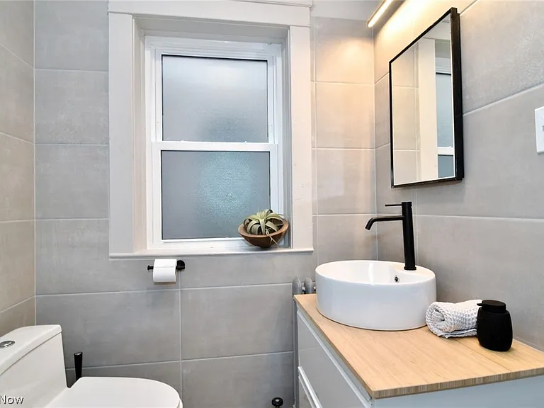 2272 Grandview Ave #2 — Photo 15