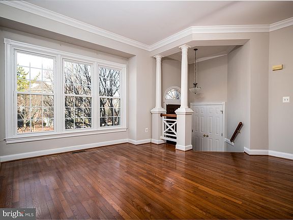 4th image of 2155 Wolftrap Ct