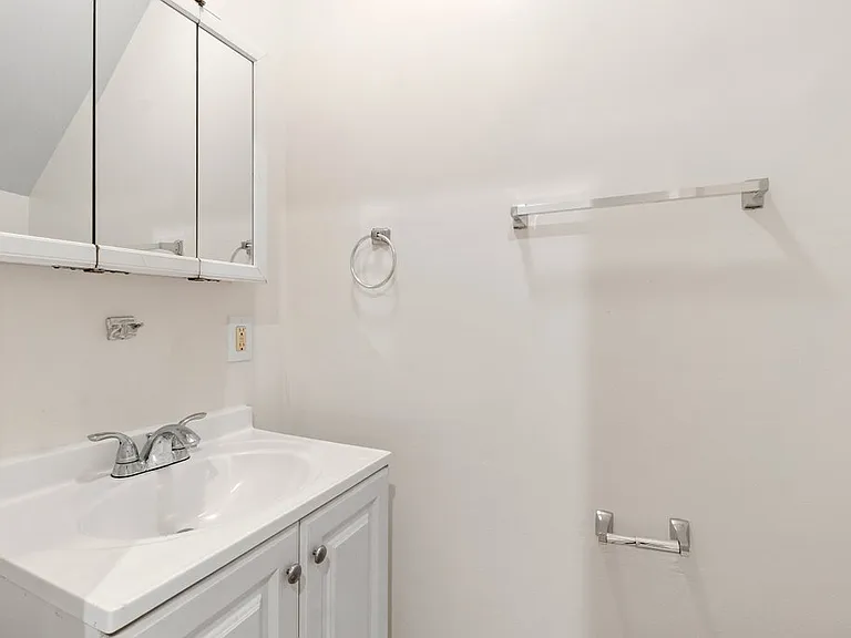 428 E Lorraine Ave #1 — Photo 9