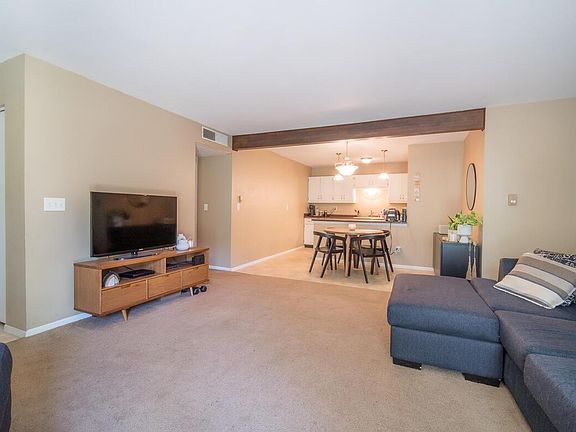 5th image of W169N11574 Biscayne Dr #3