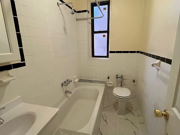 5th image of 557 E 21st St APT 3C