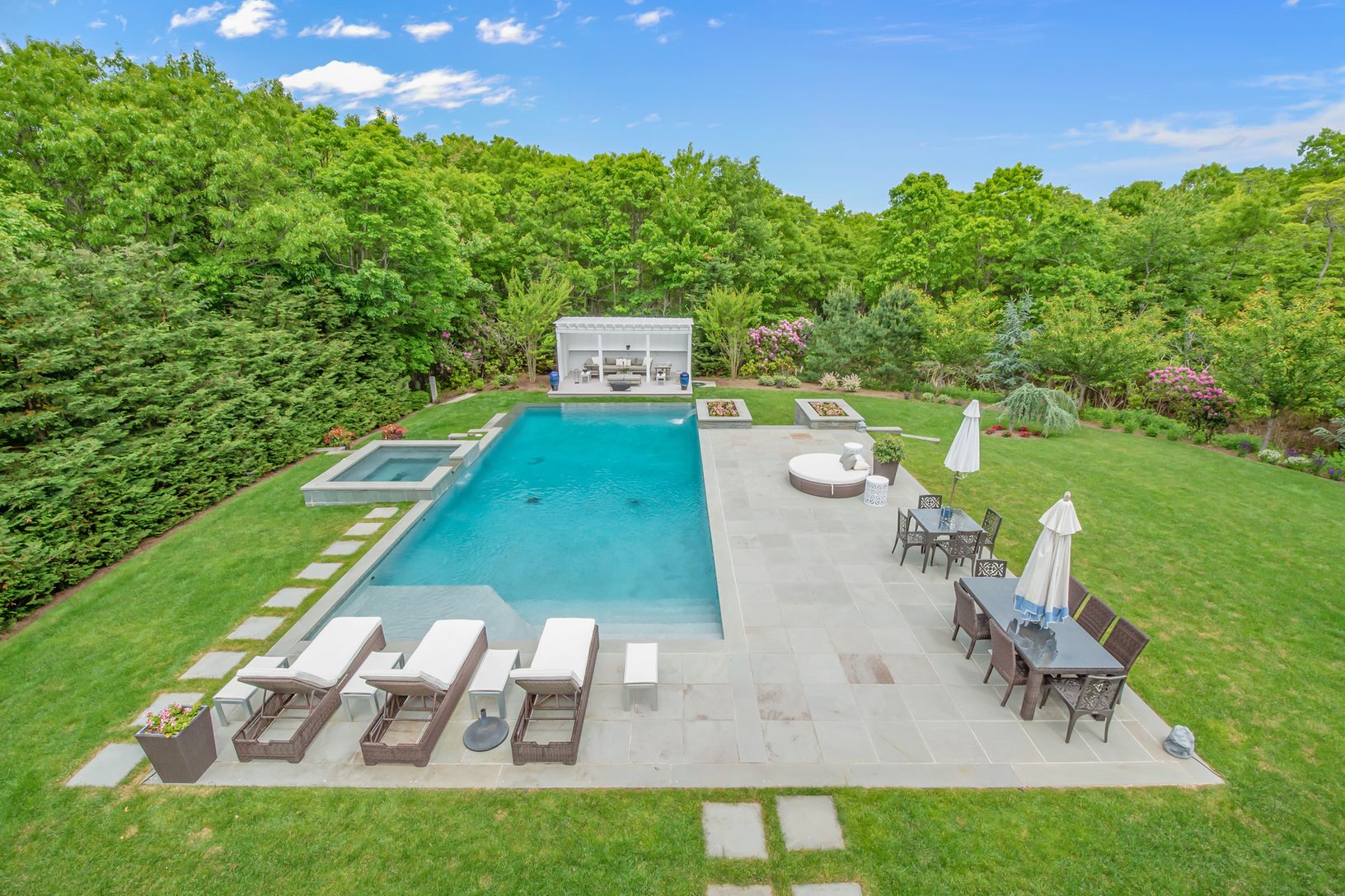  Open Lawn
