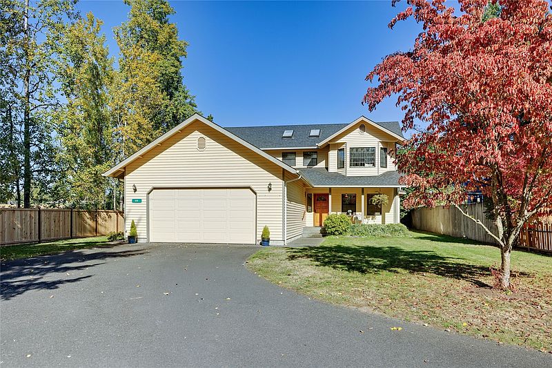 2nd image of 1919 NE Ridgewood Court