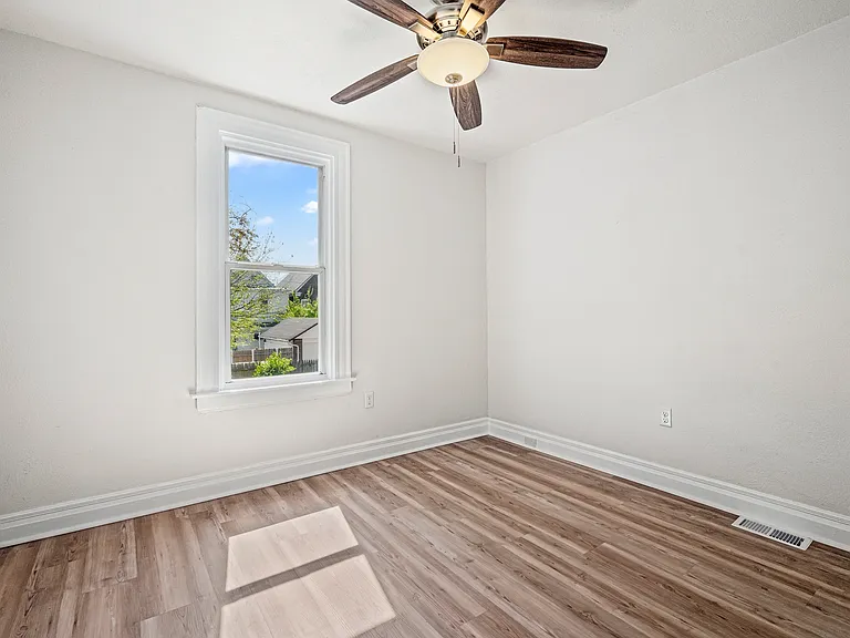 7324 Schley Ave — Photo 32