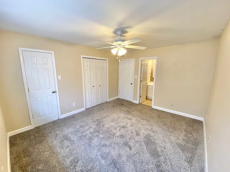 Alpine Circle Apartments — Photo 22