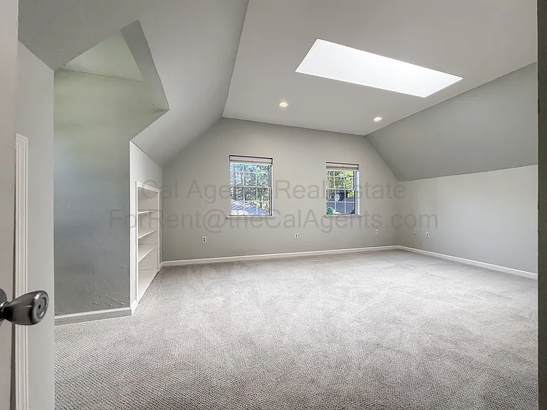 7352 Saroni Dr — Photo 12