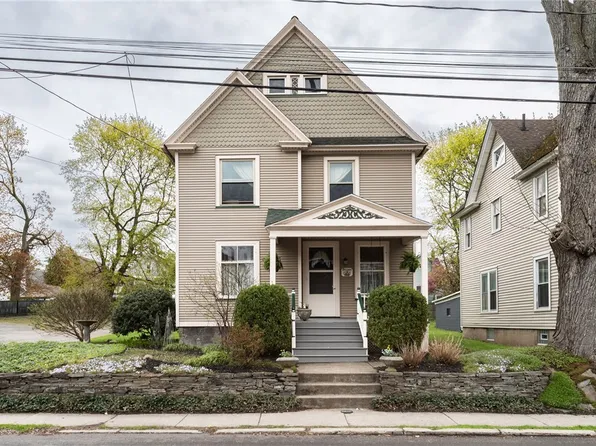 16 Elm St, Batavia, NY 14020