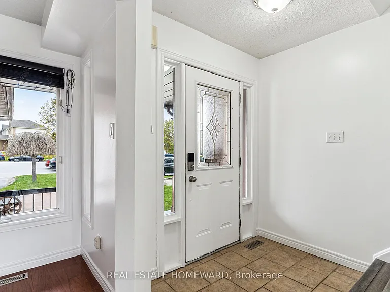 1117 Ashley Ct — Photo 5