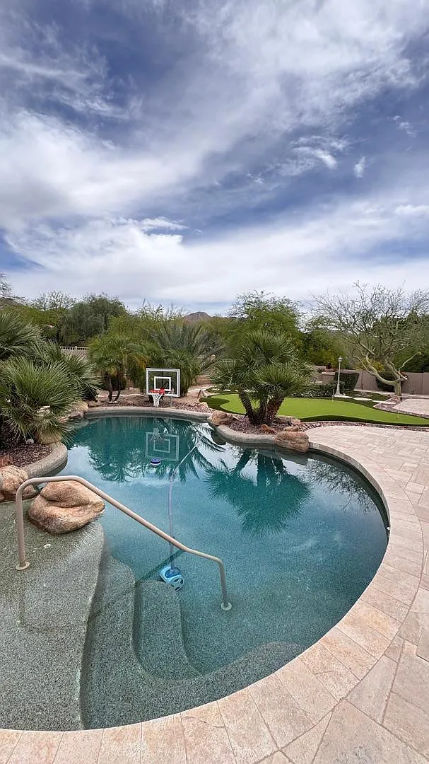 5 bed, 4.5 bath, 4055 sqft, $9,699 — Photo 1