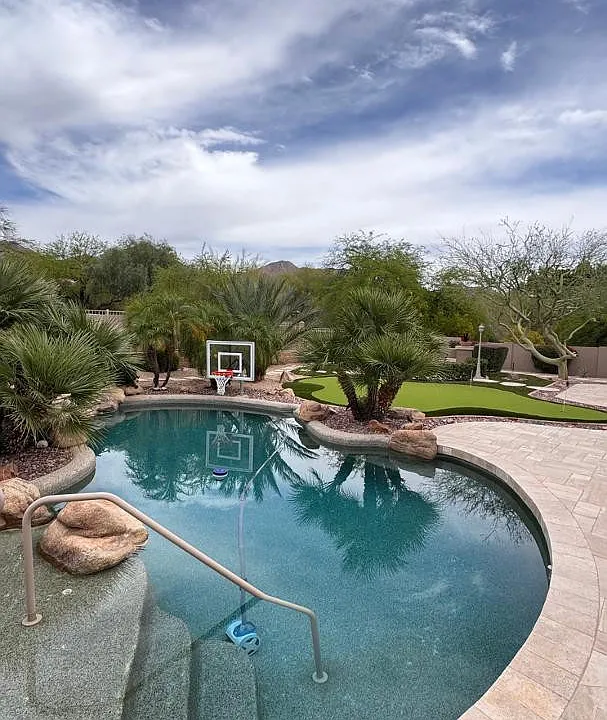 12838 E Altadena Dr