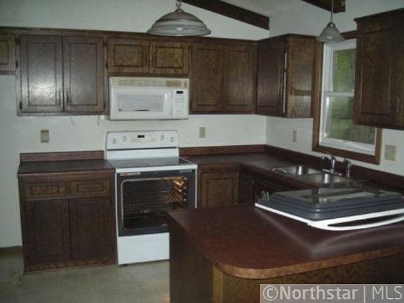 5th image of 1621 Holly Drive E