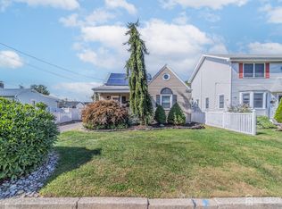 745 Lee St, Perth Amboy, NJ 08861