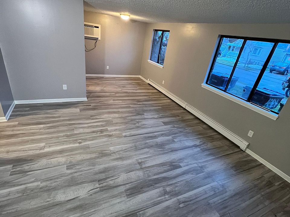 1st image of 164 Melrose St #1