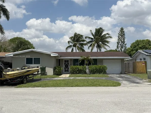 1130 NW 83rd Way, Hollywood, FL 33024