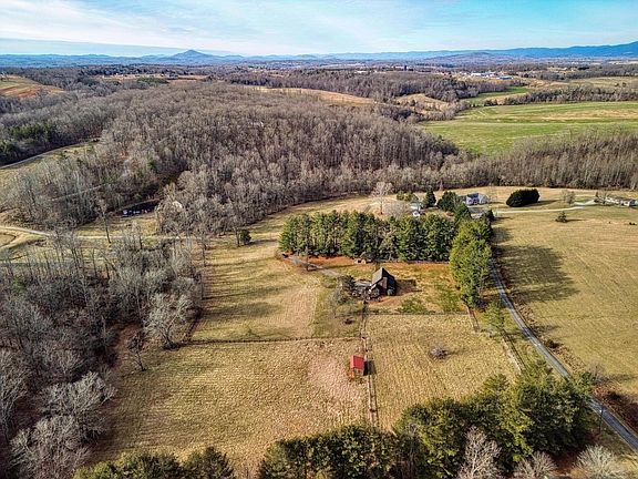 3rd image of 749 High Meadows Dr