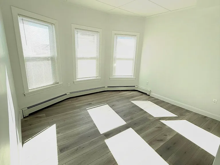 380 Main St #1 — Photo 12