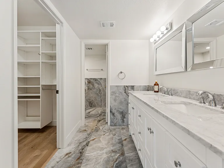 7736 E Buena Terra Way — Photo 11