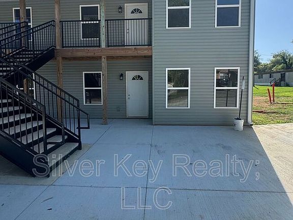 3rd image of 1515 W Madison Ave #3A