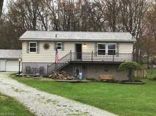 1422 Slagle Dr, Akron, OH 44312
