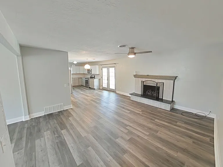 13 NW 58th St — Photo 3