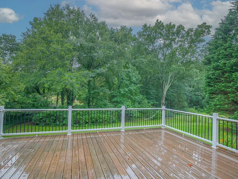 82 Pleasantdale Cir — Photo 14
