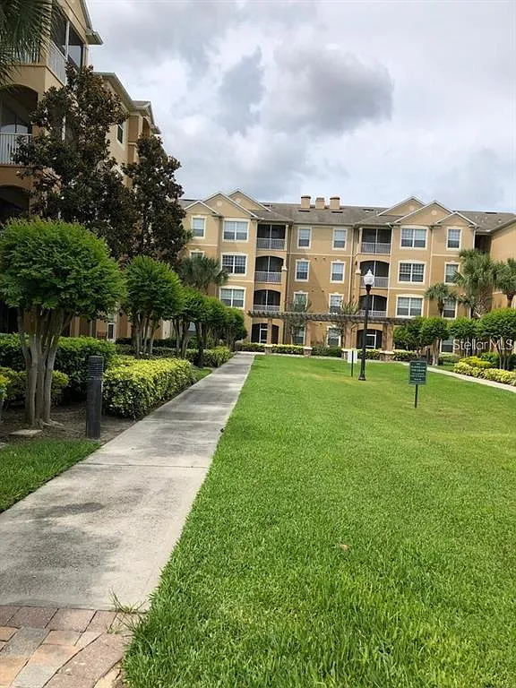3 bed, 2.0 bath, 1391 sqft, $2,150 — Photo 2
