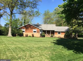 401 Paul Dr, Moorestown, NJ 08057
