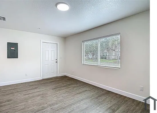 326 Grosse Ave #2 — Photo 25