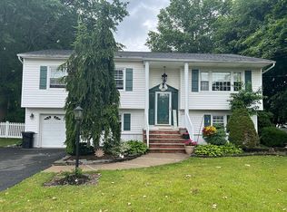 105 Sunset Rd, Pompton Plains, NJ 07444