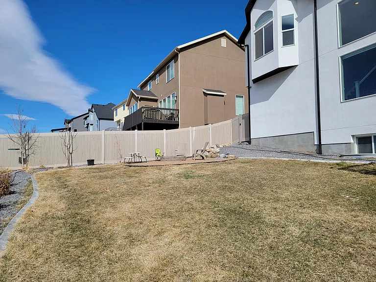 591 W Horizon Dr — Photo 23