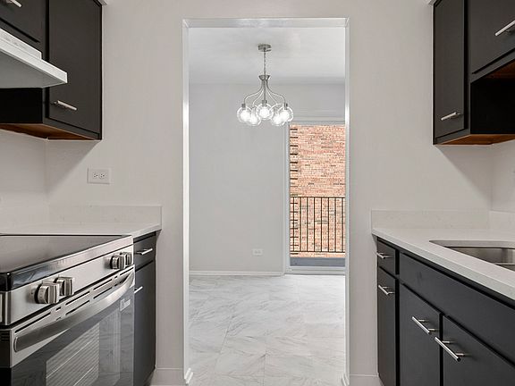 4th image of 9721 S Keeler Ave APT 204