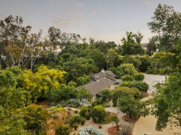 813 Country Club Dr, Ojai, CA 93023