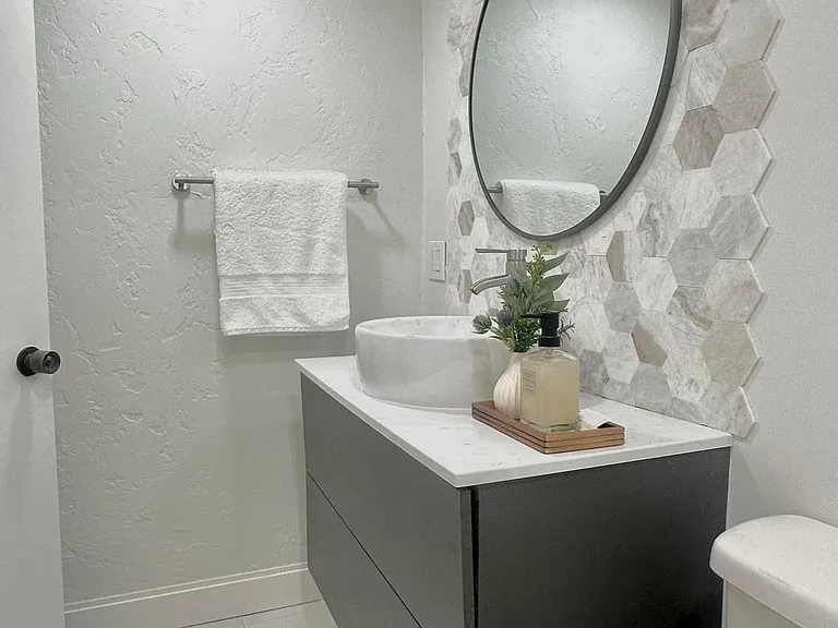 707 Olde Camelot Cir — Photo 8