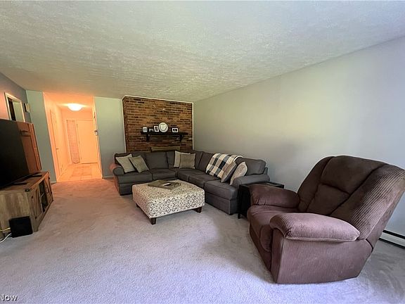 5th image of 8190 Deepwood Blvd Unit 11
